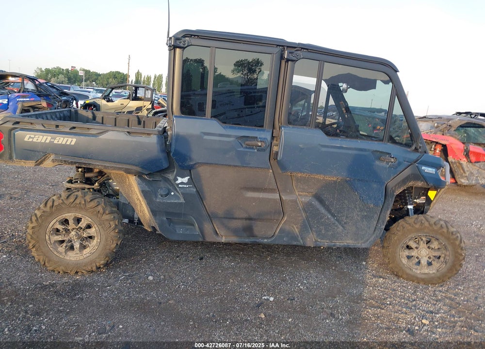 2025 CAN-AM DEFENDER MAX LIMITED CAB HD10/LONE STAR HD10 VIN: 3JBUUAX43SK022237