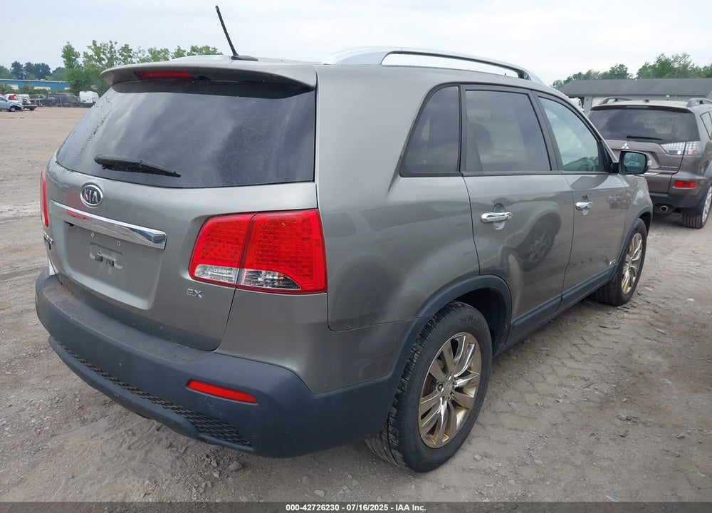 2011 KIA SORENTO VIN: 5XYKUDA20BG161921