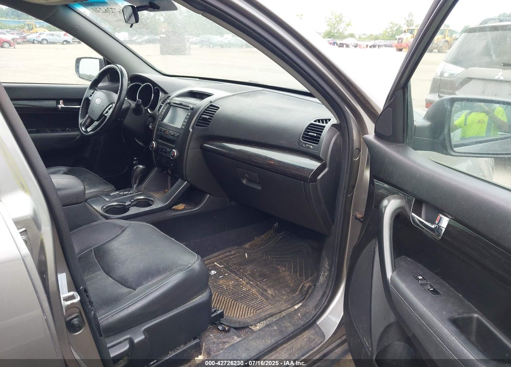 2011 KIA SORENTO VIN: 5XYKUDA20BG161921
