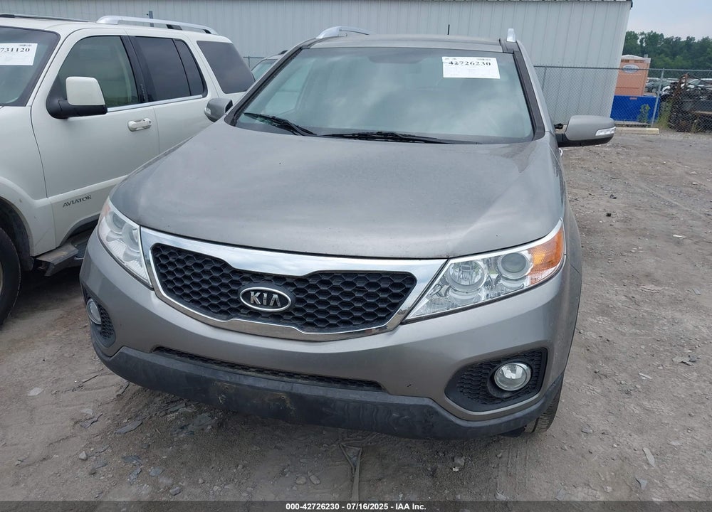 2011 KIA SORENTO VIN: 5XYKUDA20BG161921