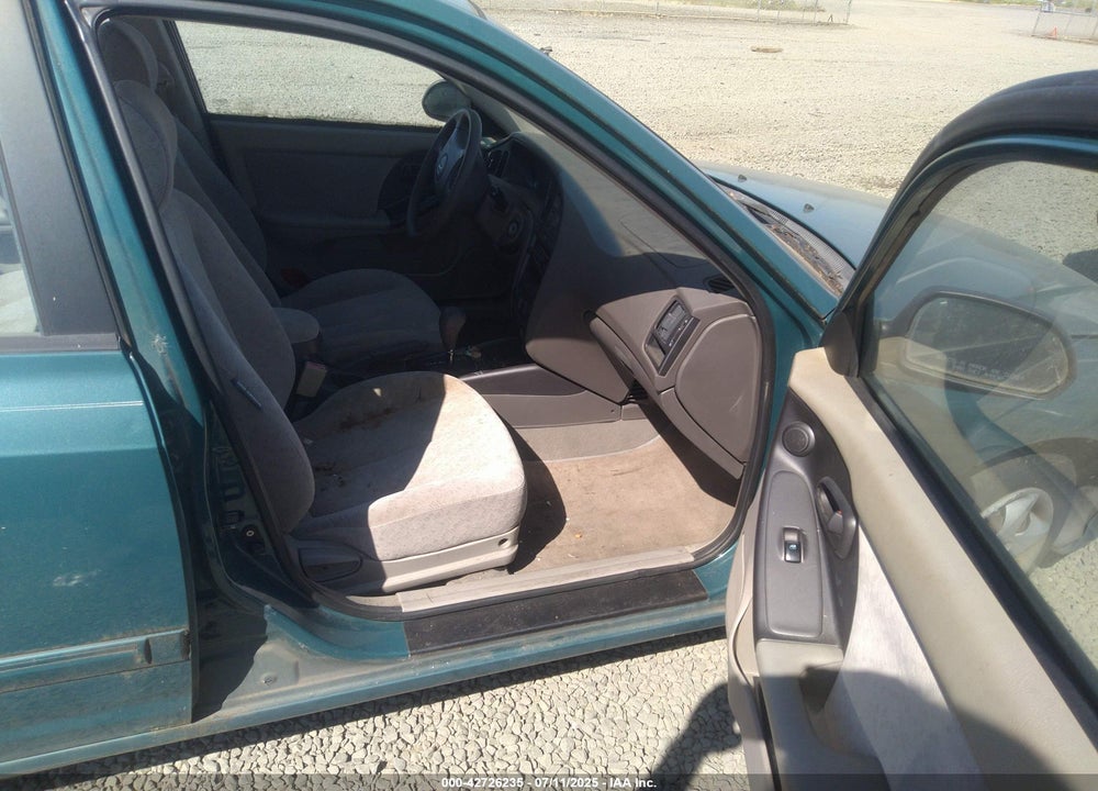 2006 HYUNDAI ELANTRA VIN: KMHDN46D16U243205