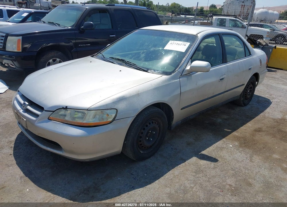 1998 HONDA ACCORD LX VIN: 1HGCG5642WA270058
