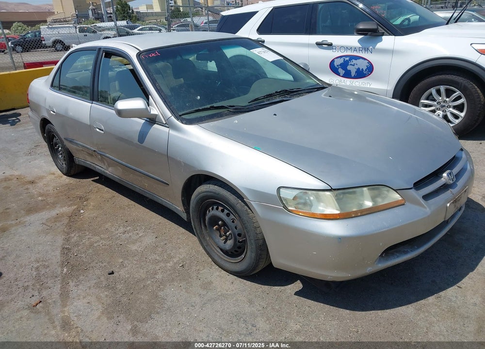 1998 HONDA ACCORD LX VIN: 1HGCG5642WA270058