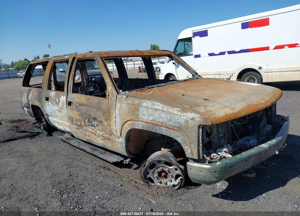 1996 CHEVROLET SUBURBAN K2500 VIN: 1GNGK26J6TJ359461