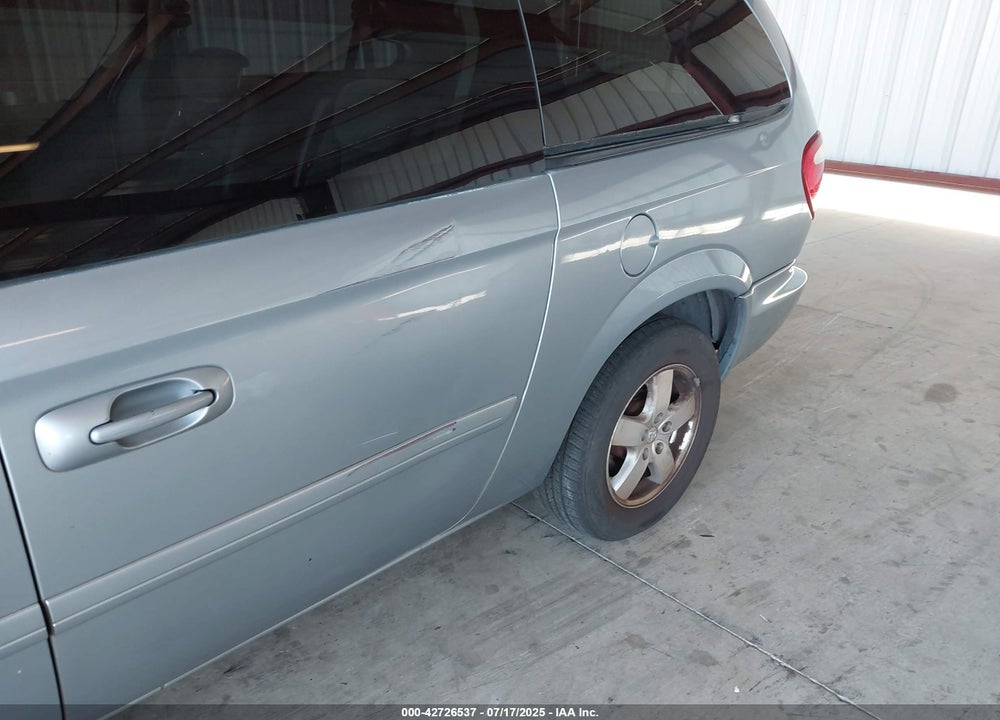 2006 DODGE GRAND CARAVAN VIN: 2D4GP44L56R746970