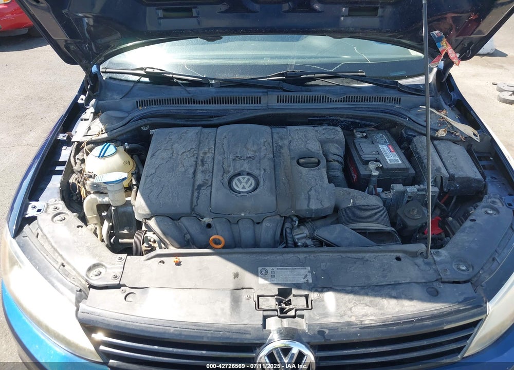 2011 VOLKSWAGEN JETTA VIN: 3VWDZ7AJ2BM340240