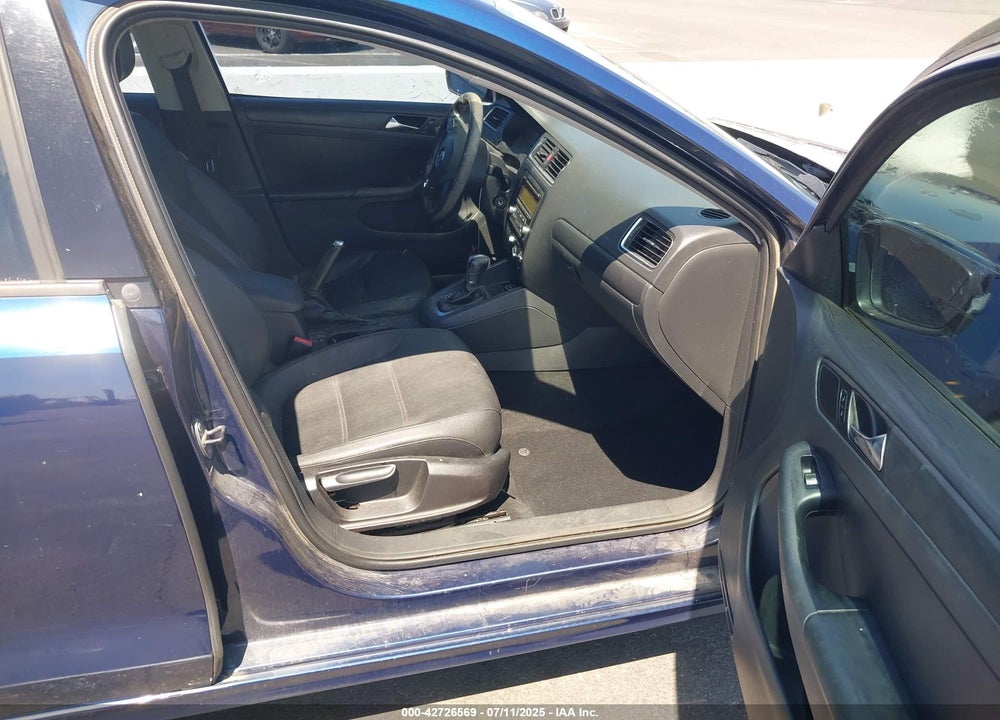 2011 VOLKSWAGEN JETTA VIN: 3VWDZ7AJ2BM340240