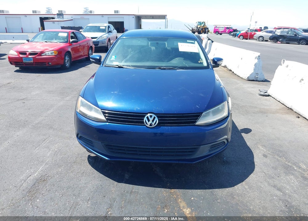 2011 VOLKSWAGEN JETTA VIN: 3VWDZ7AJ2BM340240