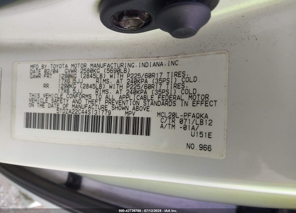 2004 TOYOTA SIENNA XLE VIN: 5TDZA22C44S131779