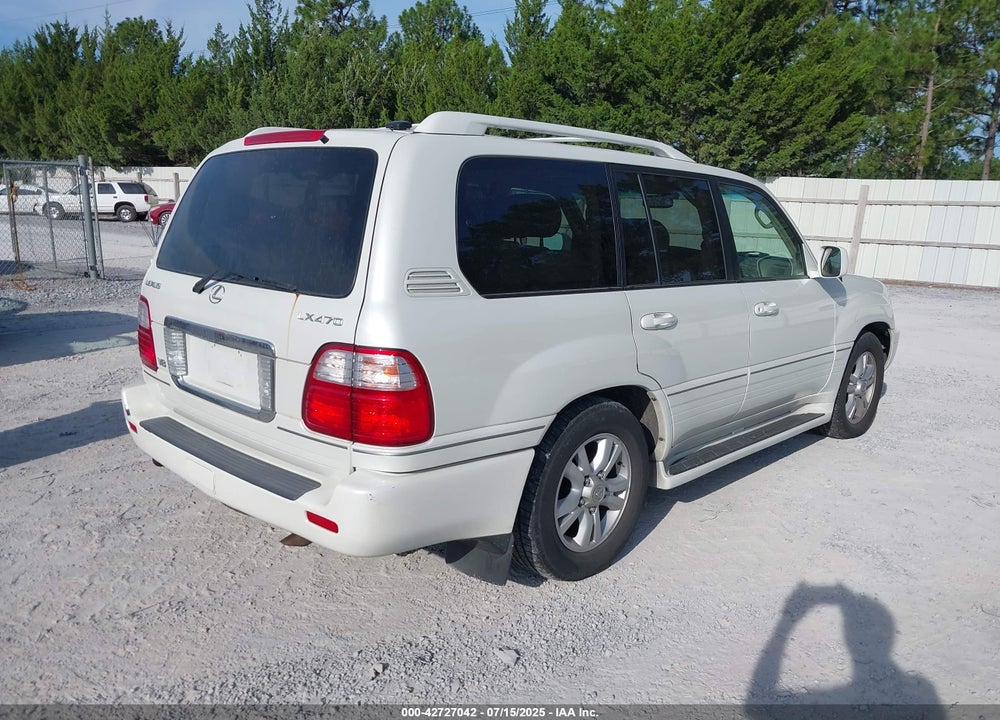 2005 LEXUS LX 470 VIN: JTJHT00W754000878