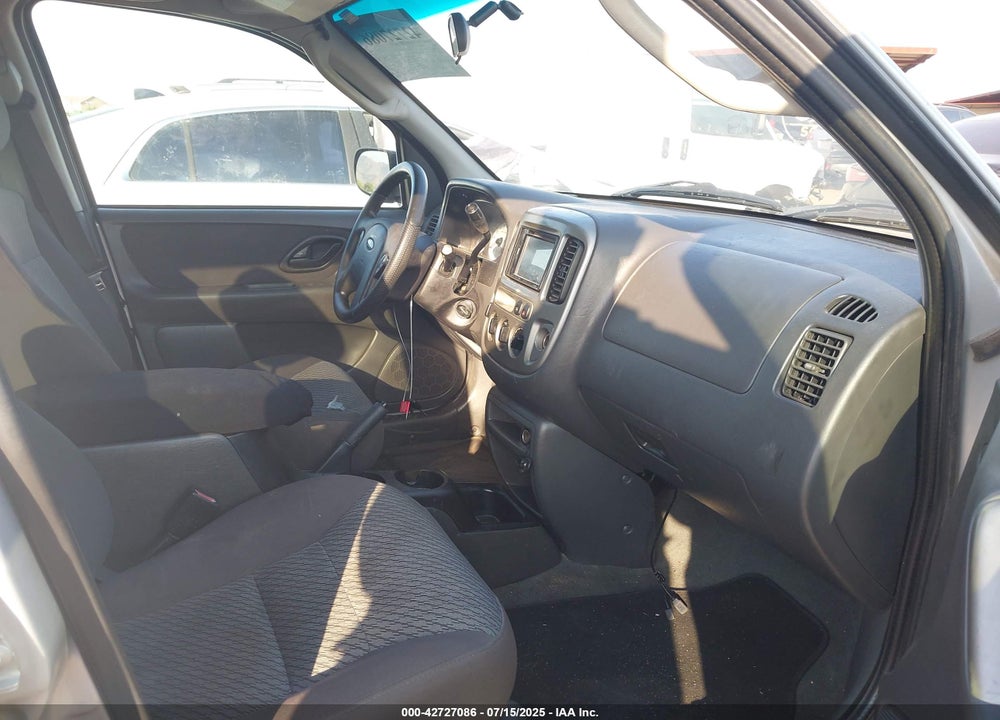2003 FORD ESCAPE XLT VIN: 1FMYU93173KE13411