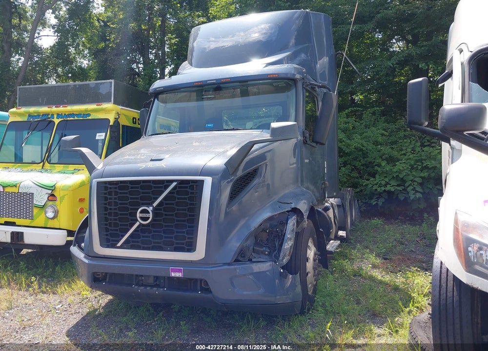 2020 VOLVO VNR VIN: 4V4WC9EG5LN260689