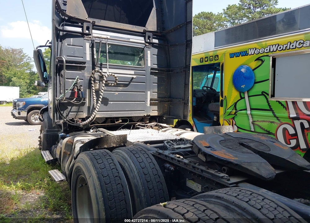 2020 VOLVO VNR VIN: 4V4WC9EG5LN260689