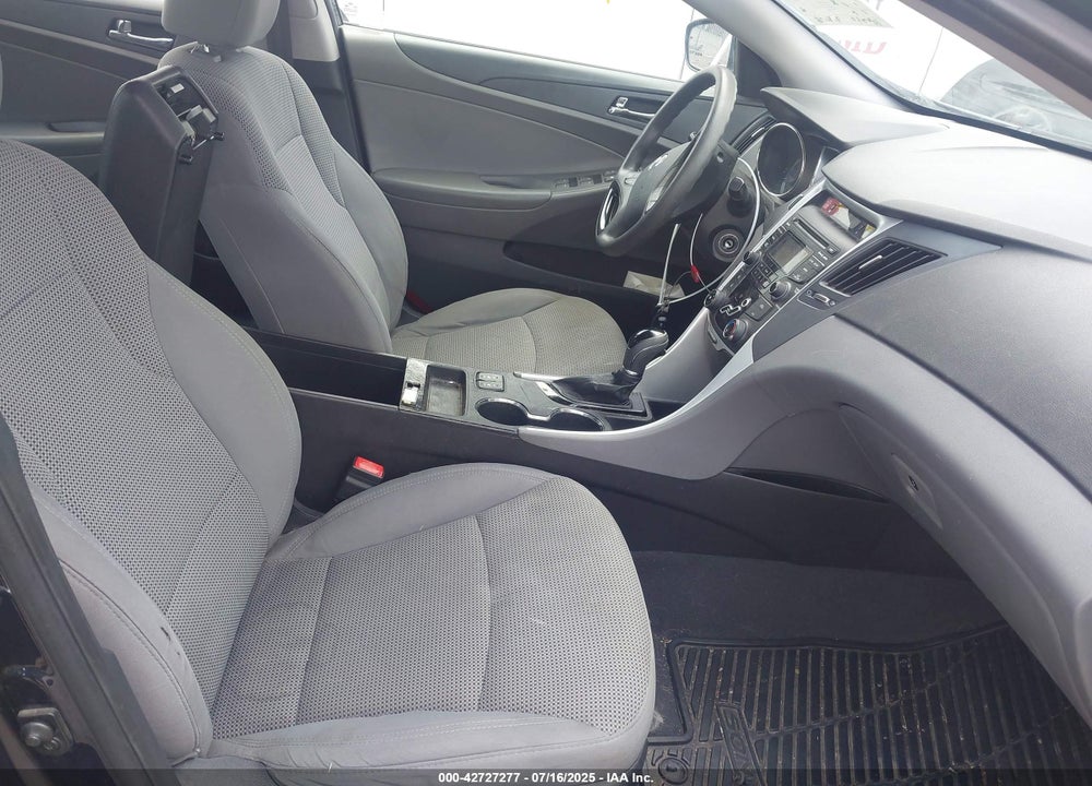 2013 HYUNDAI SONATA VIN: 5NPEB4AC0DH570475