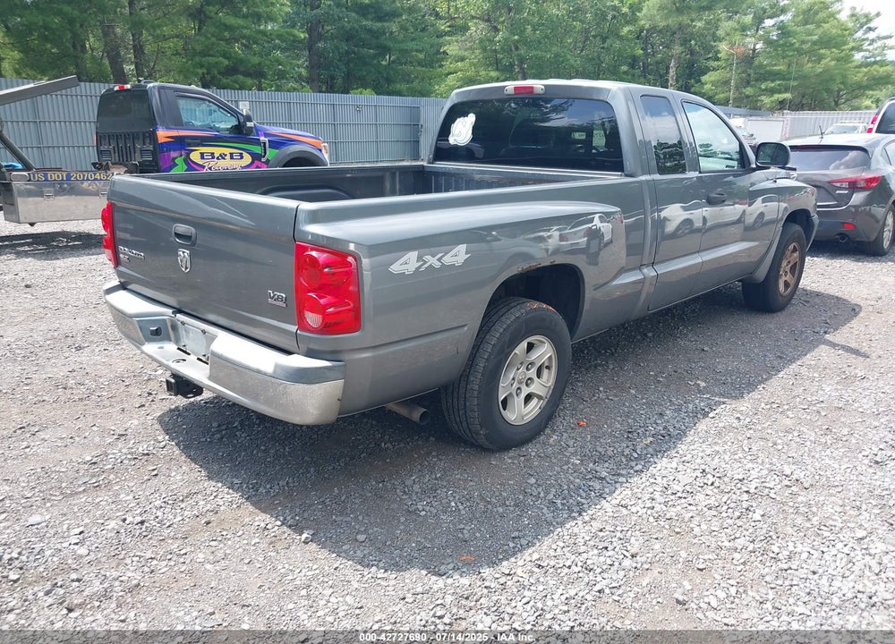 2005 DODGE DAKOTA SLT VIN: 1D7HW42N25S155393