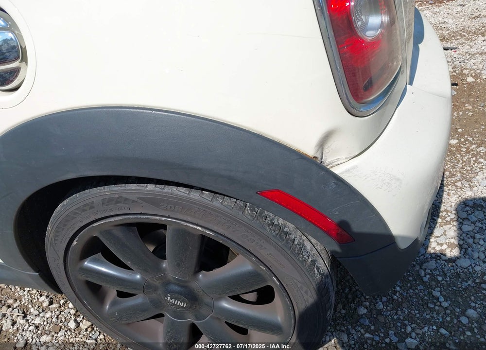 2010 MINI COOPER S VIN: WMWMF7C55ATX44898