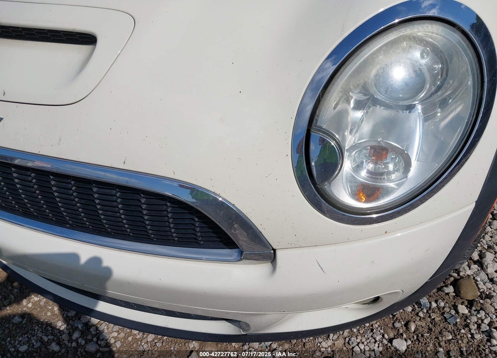 2010 MINI COOPER S VIN: WMWMF7C55ATX44898