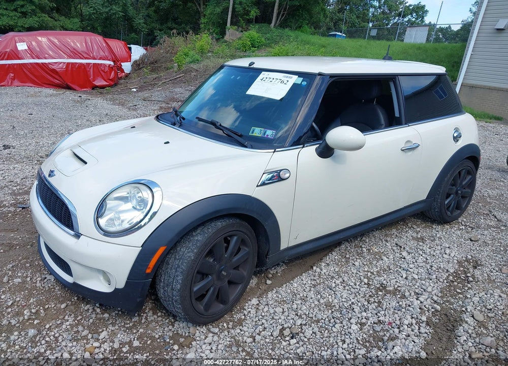 2010 MINI COOPER S VIN: WMWMF7C55ATX44898