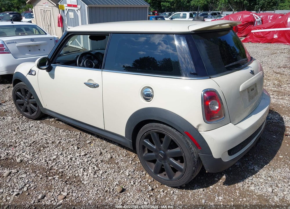 2010 MINI COOPER S VIN: WMWMF7C55ATX44898