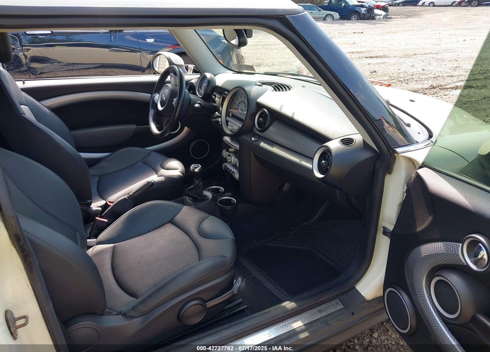 2010 MINI COOPER S VIN: WMWMF7C55ATX44898