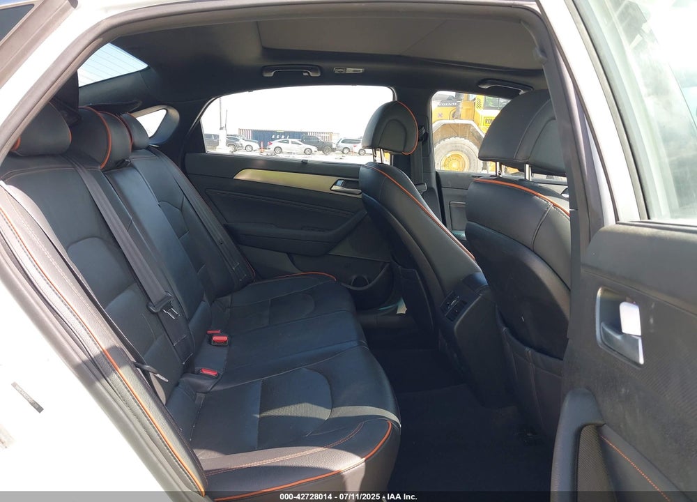 2015 HYUNDAI SONATA VIN: 5NPE34AB2FH041309