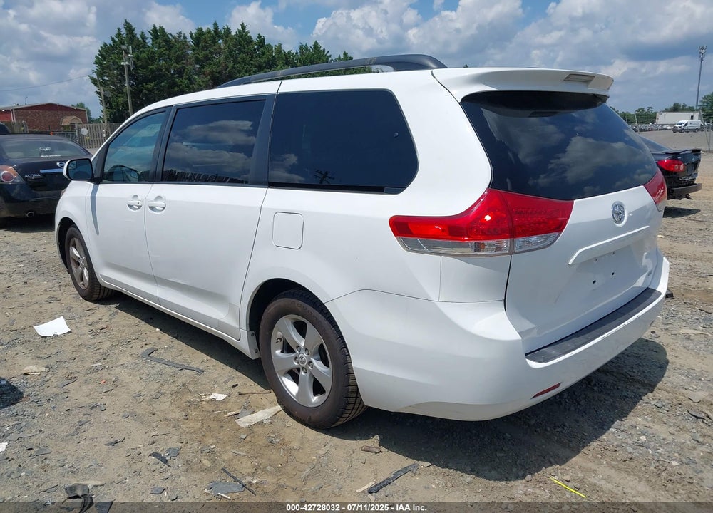 2011 TOYOTA SIENNA LE V6 VIN: 5TDKK3DC7BS056932