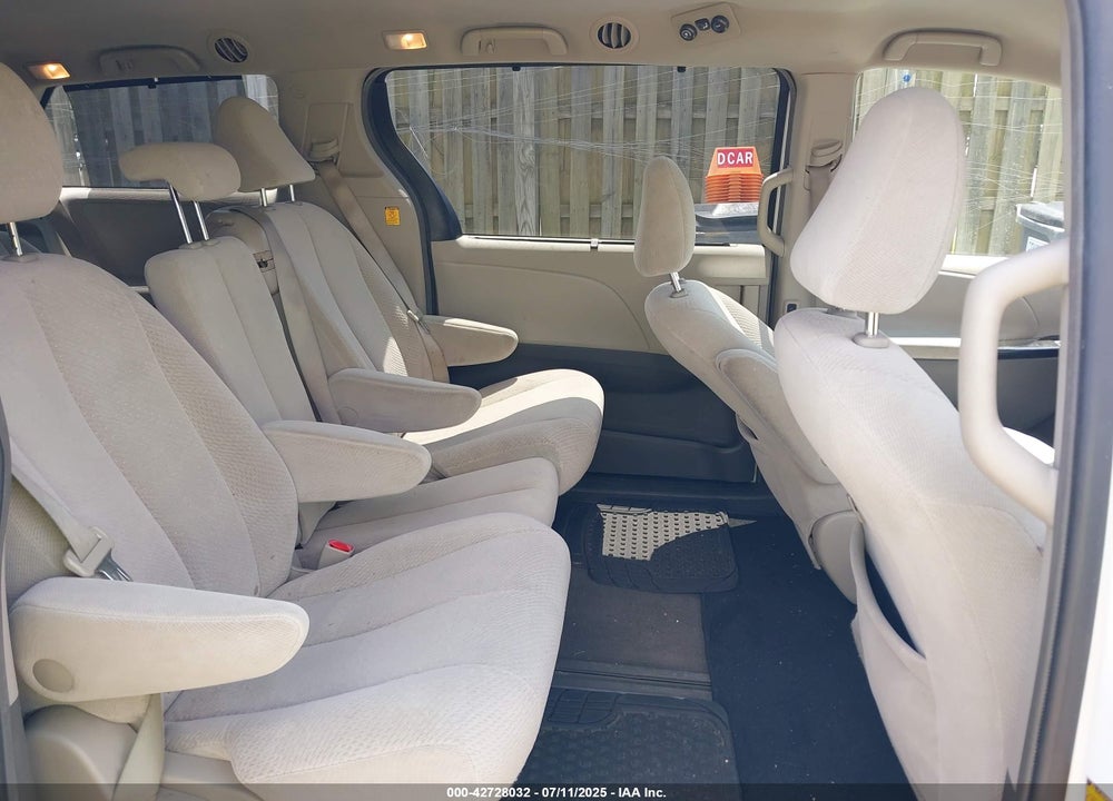 2011 TOYOTA SIENNA LE V6 VIN: 5TDKK3DC7BS056932