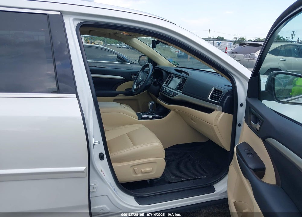 2019 TOYOTA HIGHLANDER VIN: 5TDJZRFH1KS567376