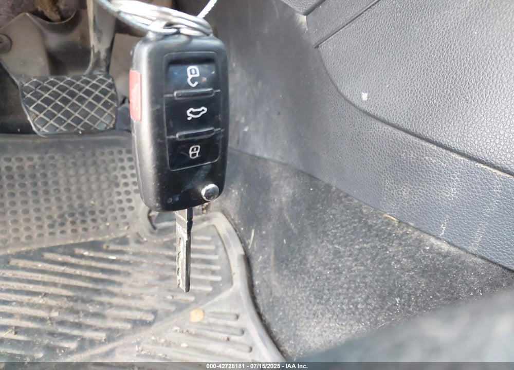 2011 VOLKSWAGEN JETTA 2.5L SE VIN: 3VWDX7AJ8BM350986
