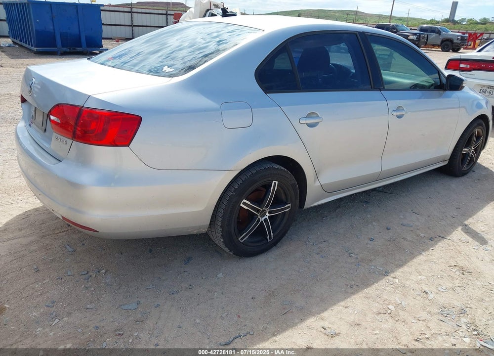 2011 VOLKSWAGEN JETTA 2.5L SE VIN: 3VWDX7AJ8BM350986