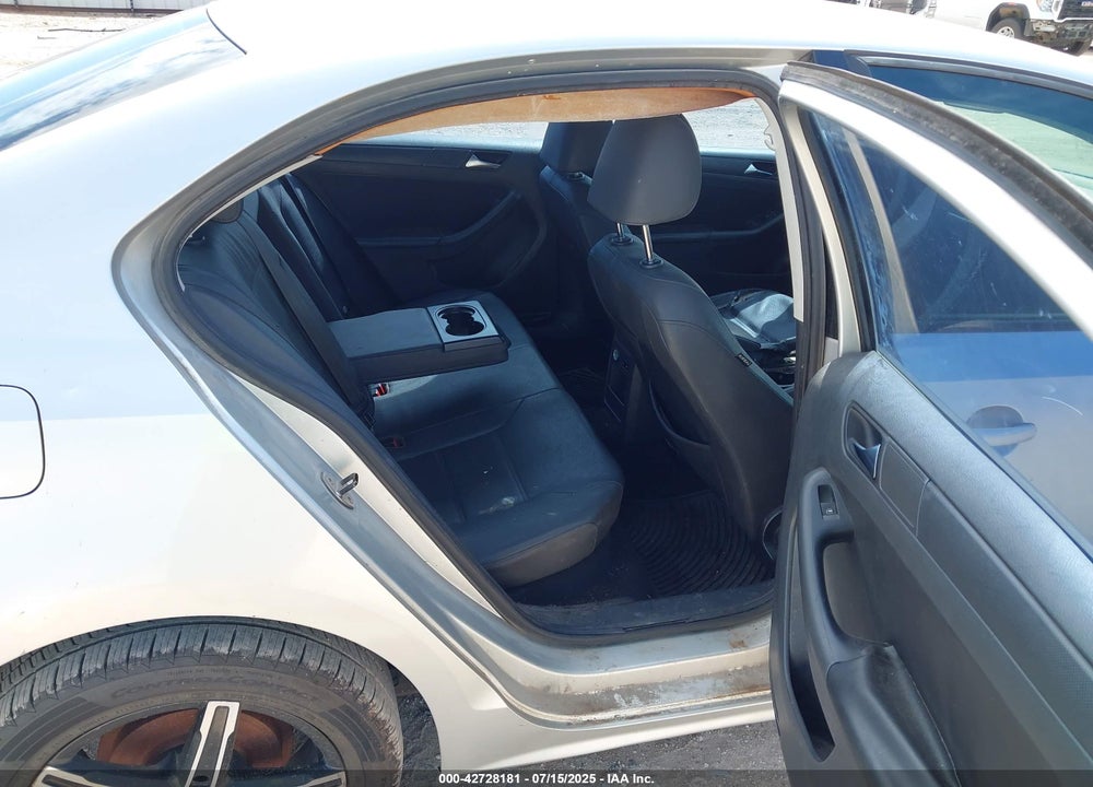 2011 VOLKSWAGEN JETTA 2.5L SE VIN: 3VWDX7AJ8BM350986