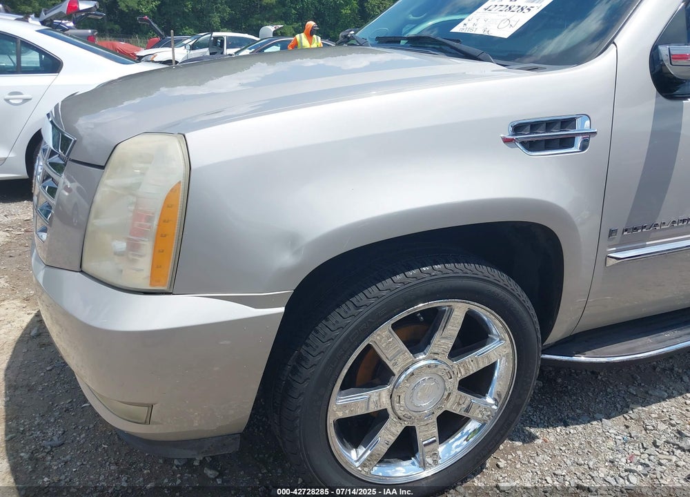 2008 CADILLAC ESCALADE STANDARD VIN: 1GYFK63858R117891