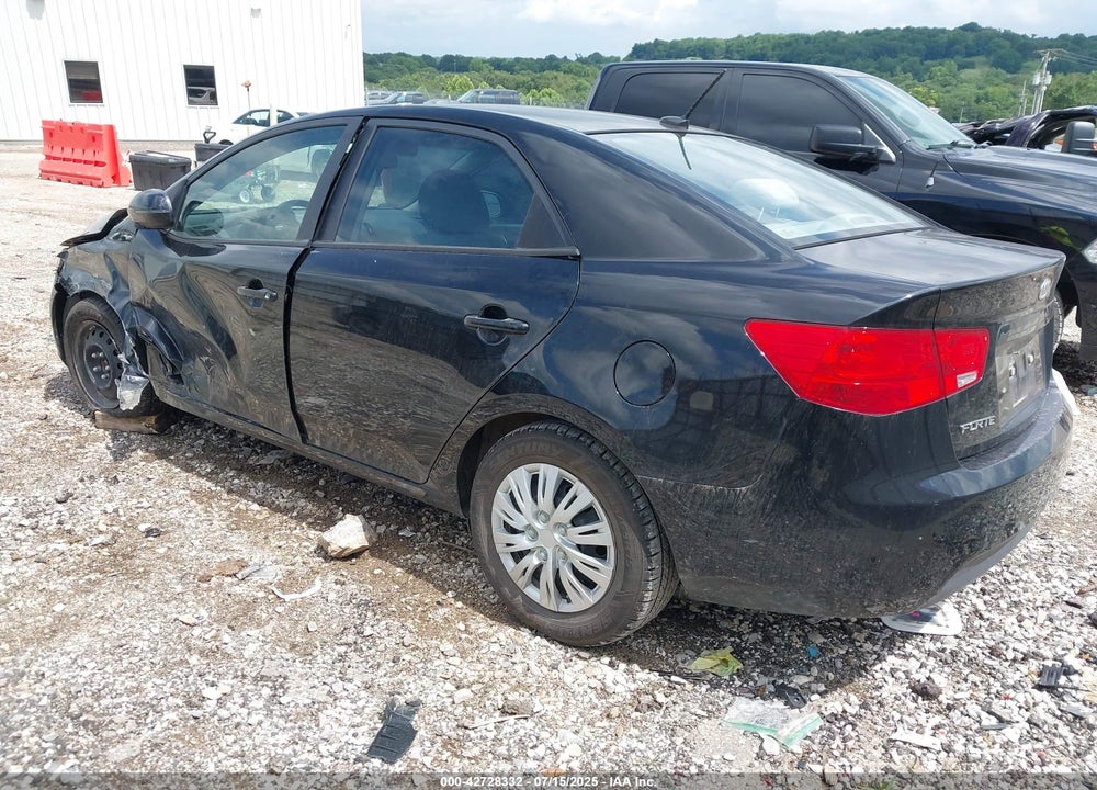 2013 KIA FORTE VIN: KNAFU4A27D5733903