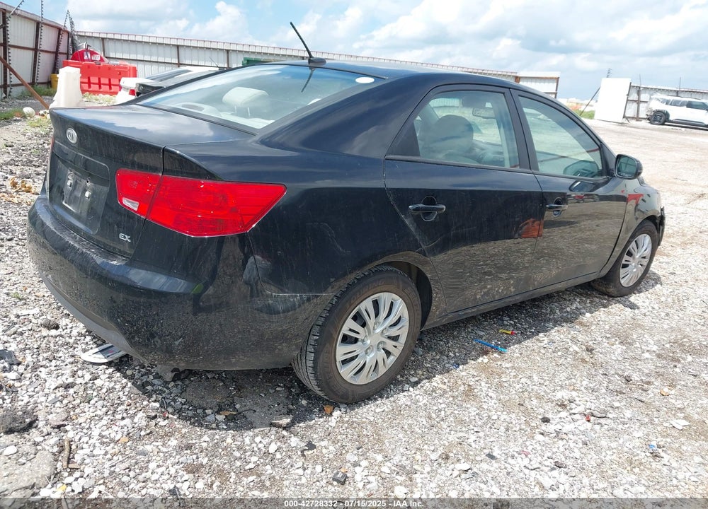 2013 KIA FORTE VIN: KNAFU4A27D5733903