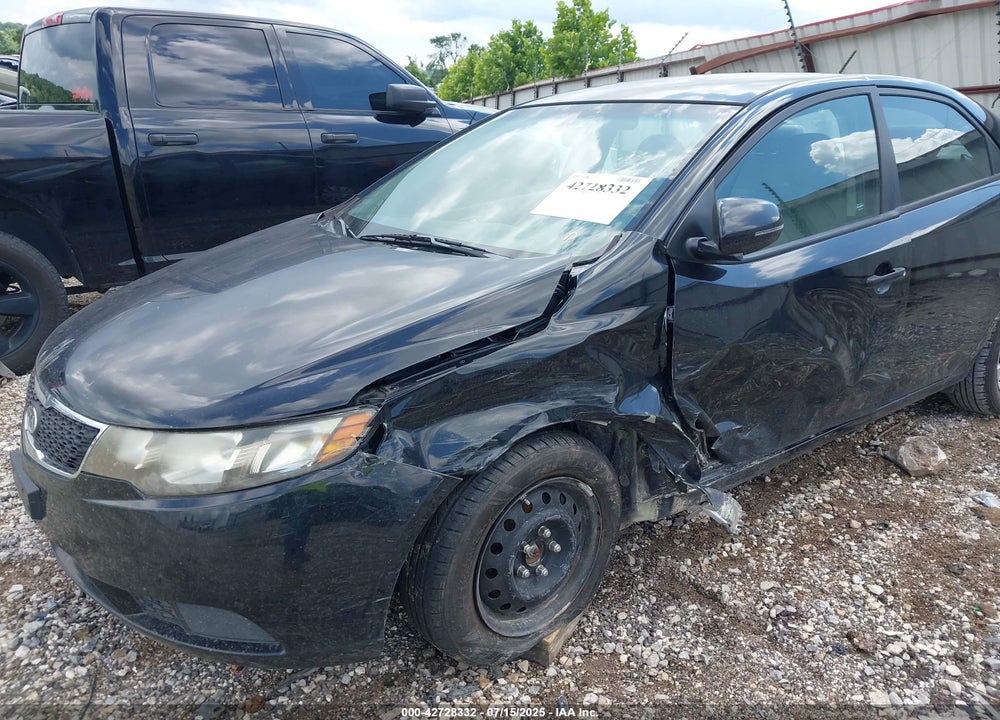 2013 KIA FORTE VIN: KNAFU4A27D5733903