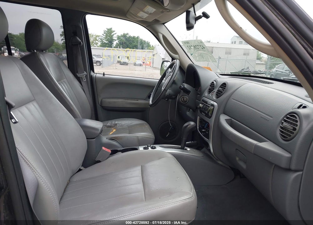 2006 JEEP LIBERTY VIN: 1J8GL58K96W156335