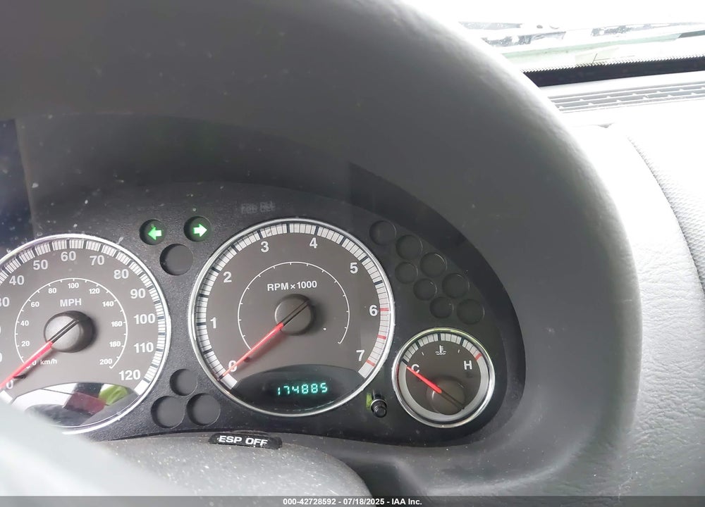 2006 JEEP LIBERTY VIN: 1J8GL58K96W156335