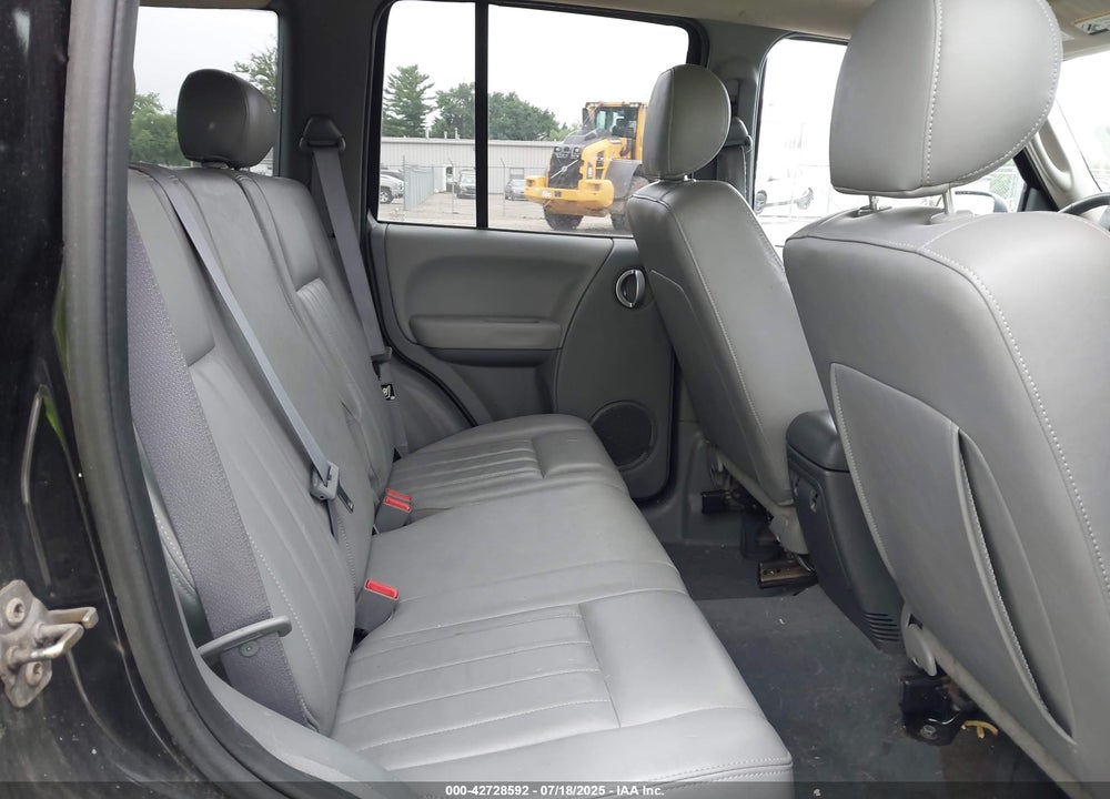 2006 JEEP LIBERTY VIN: 1J8GL58K96W156335