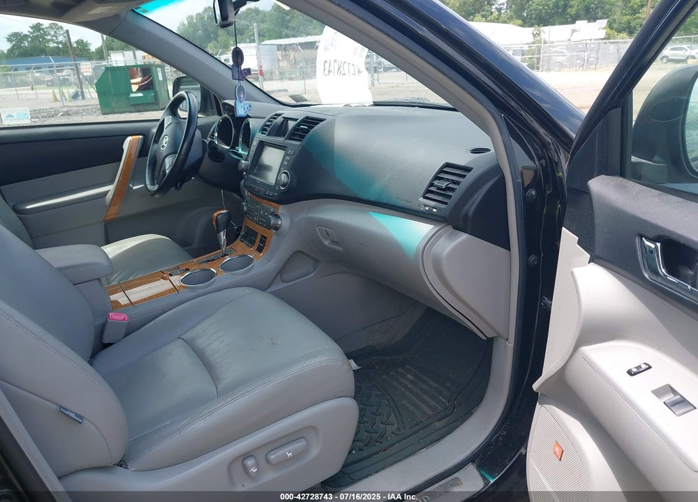 2008 TOYOTA HIGHLANDER HYBRID LIMITED VIN: JTEEW44A582005835