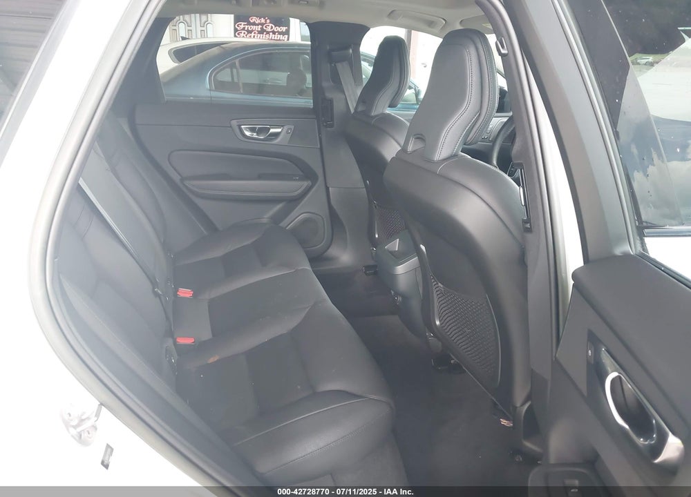 2023 VOLVO XC60 B5 PLUS DARK THEME VIN: YV4L12DWXP1301364