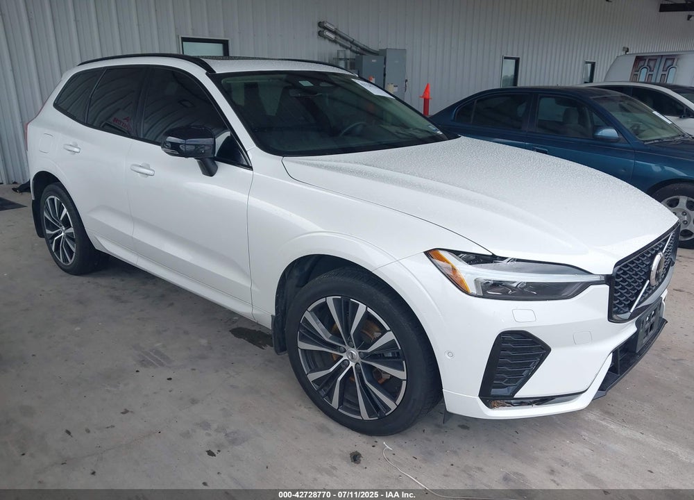 2023 VOLVO XC60 B5 PLUS DARK THEME VIN: YV4L12DWXP1301364