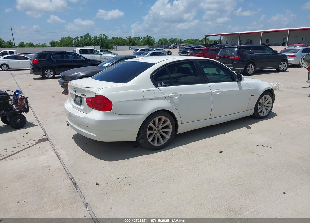 2011 BMW 3 SERIES VIN: WBAPH7G56BNN02757