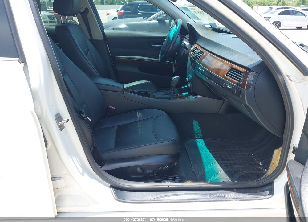2011 BMW 3 SERIES VIN: WBAPH7G56BNN02757