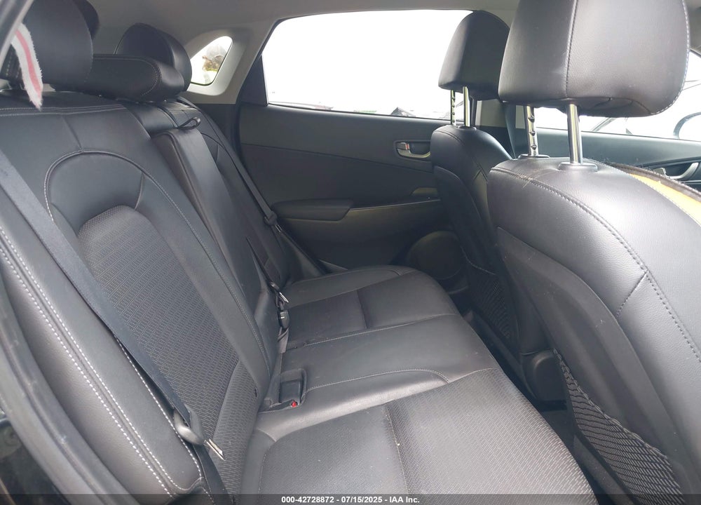 2018 HYUNDAI KONA VIN: KM8K33A50JU076853