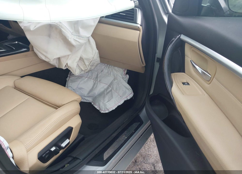 2017 BMW 3 SERIES VIN: WBA8B9C36HK885681