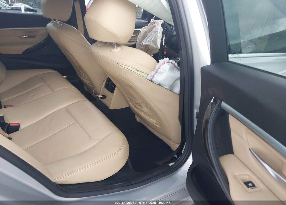2017 BMW 3 SERIES VIN: WBA8B9C36HK885681