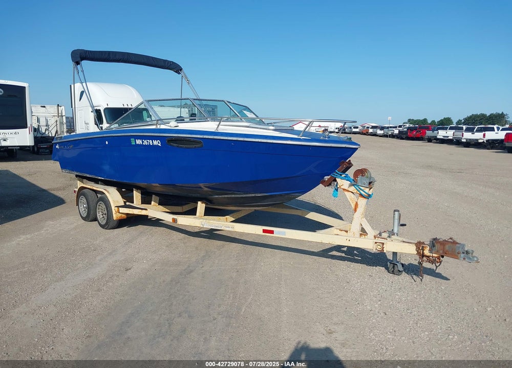 1986 CHRIS CRAFT SKI JACK 210S BOAT AND TRAILER VIN: CCVBG142D686