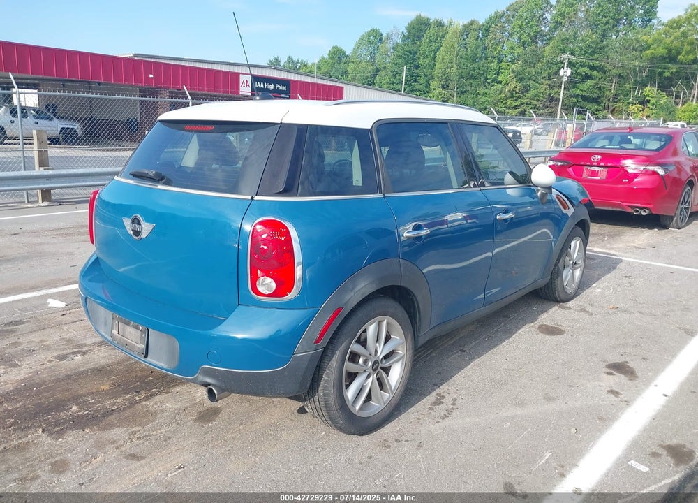 2011 MINI COOPER VIN: WMWZB3C55BWM00840