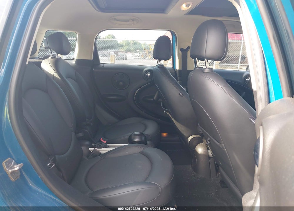 2011 MINI COOPER VIN: WMWZB3C55BWM00840