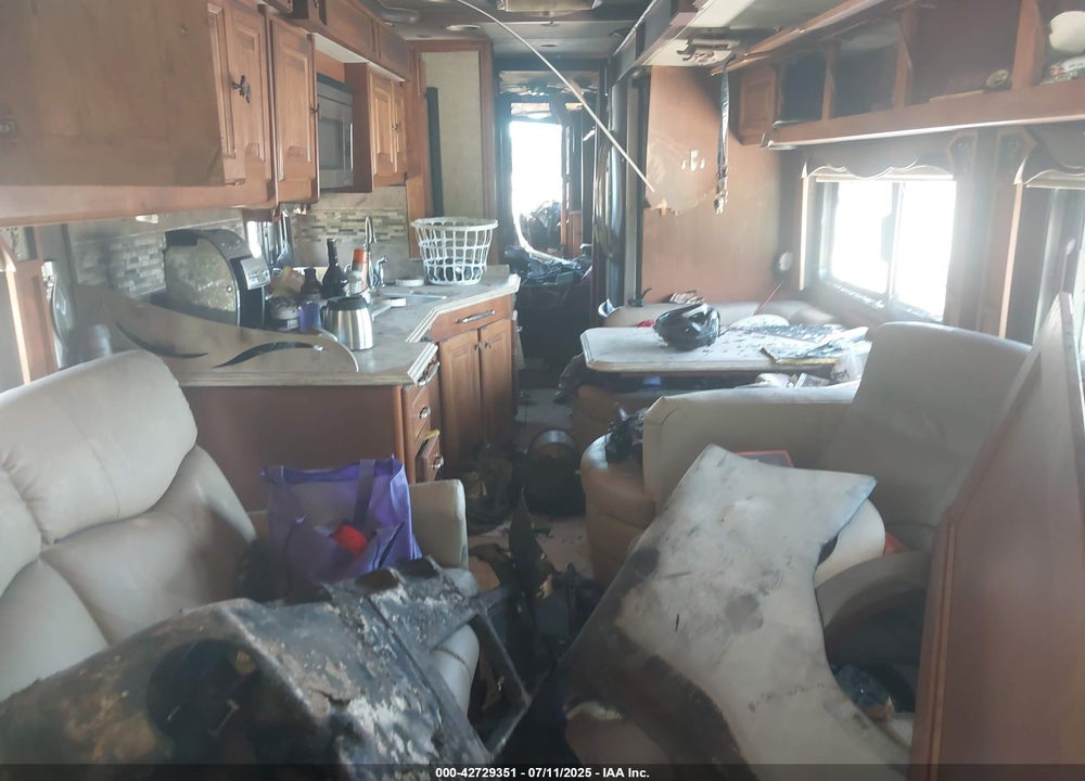 2014 FREIGHTLINER TIFFIN MOTOR HOMES VIN: 4UZACHCY7ECGB9108